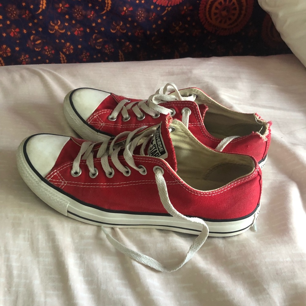 Red low top converse